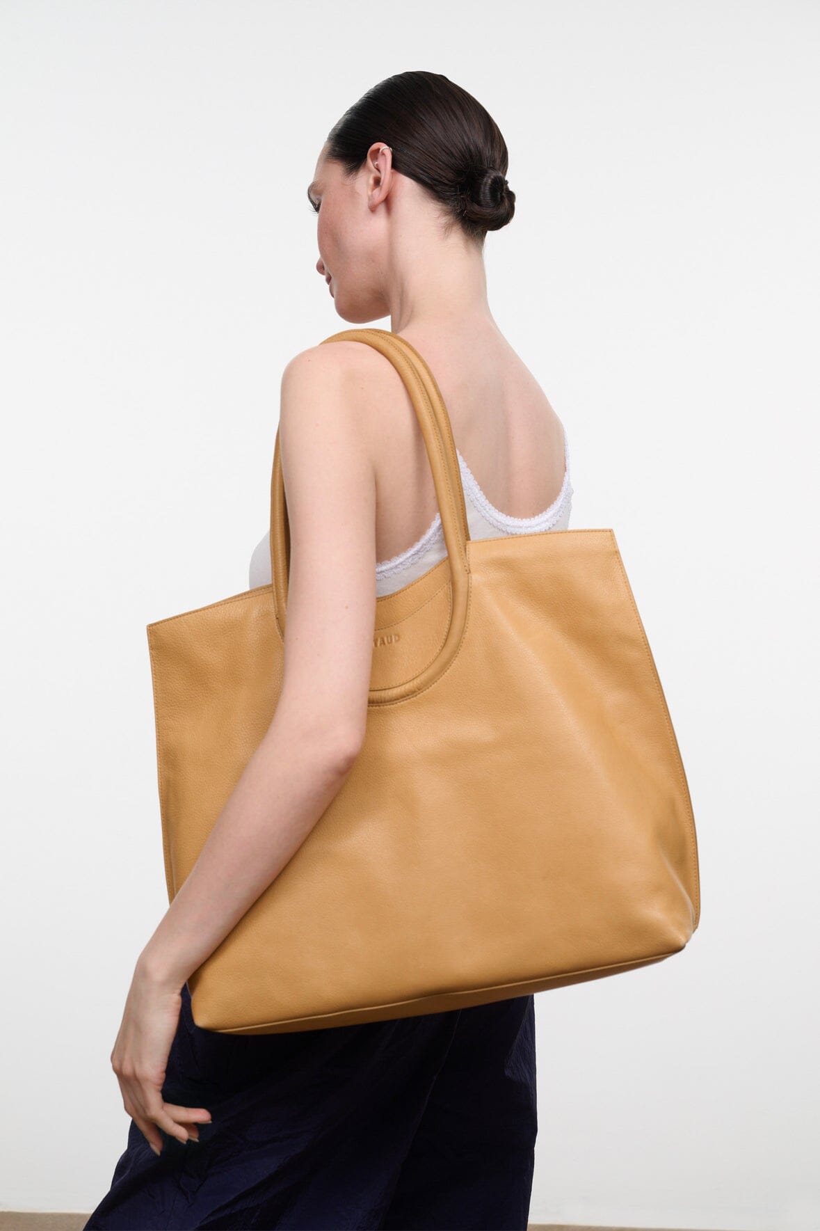 STAUD Maude North South Tote – Cashew – detail 4