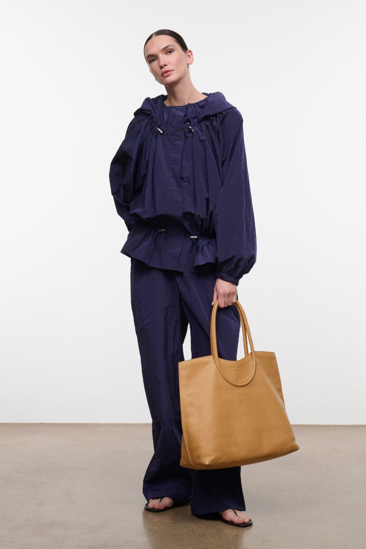 STAUD Maude North South Tote – Cashew – detail 3