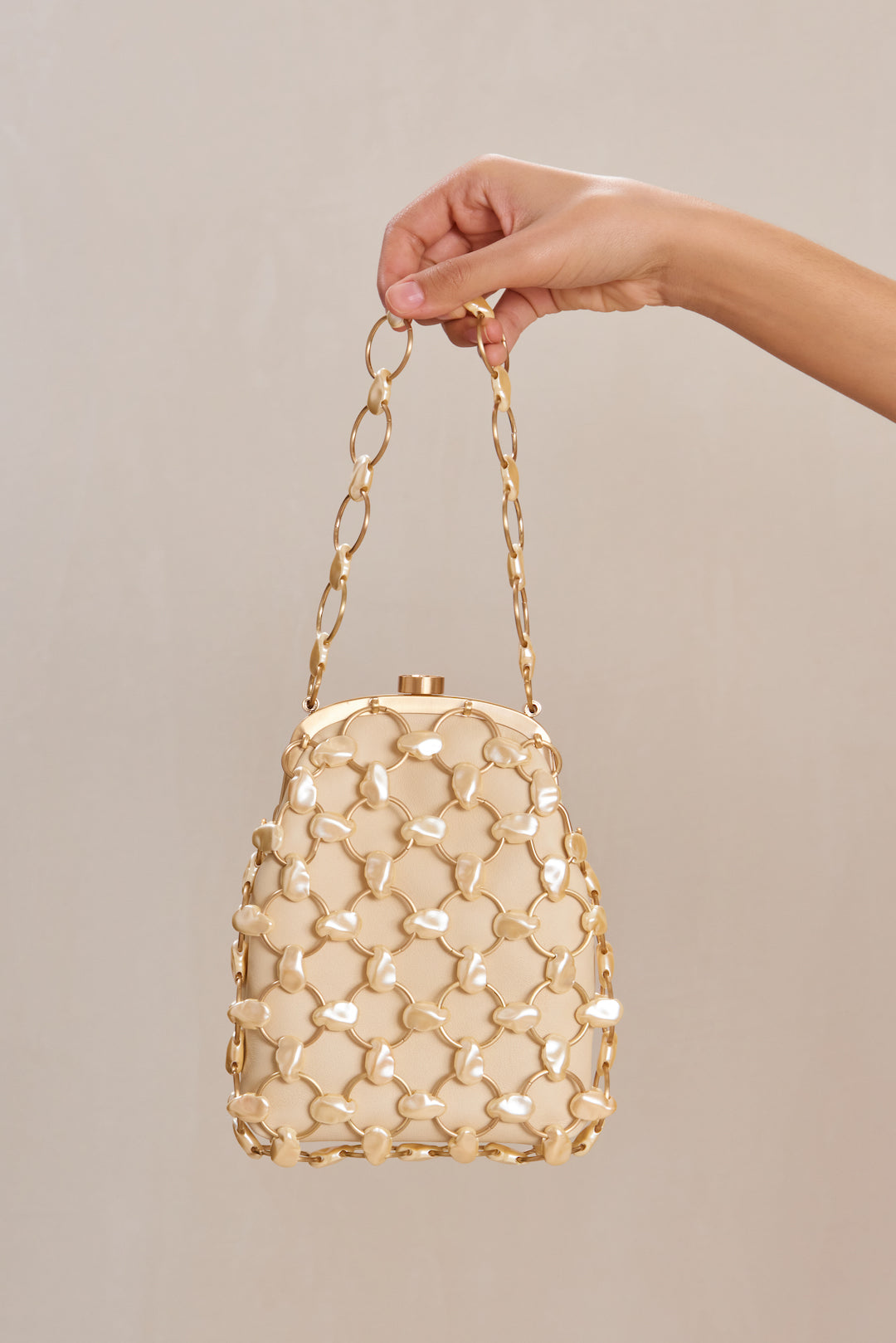 Cult Gaia Brielle Wristlet – Tierra Pearl – detail 2
