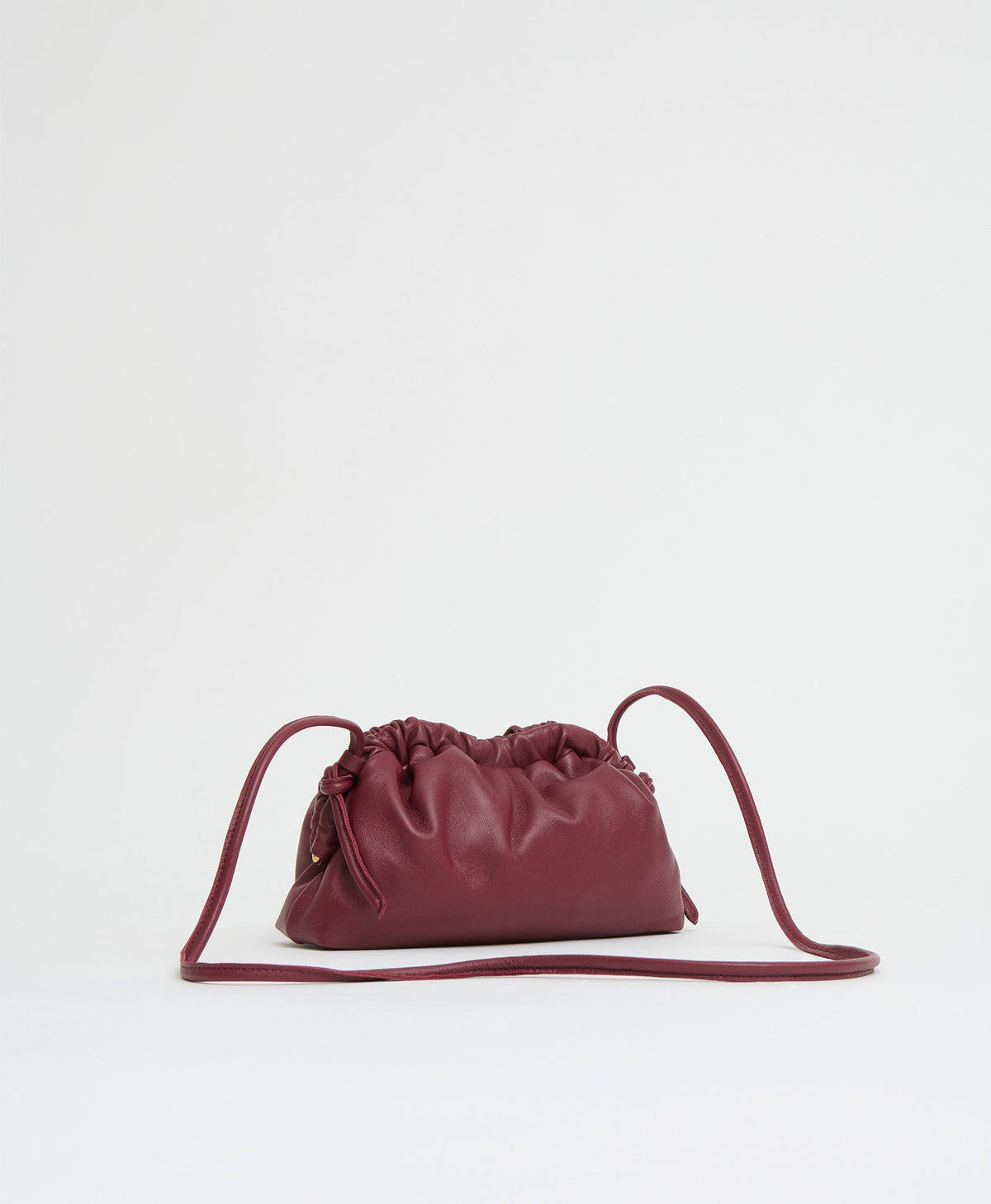 Mansur Gavriel Mini Cloud Clutch – Claret – detail 2