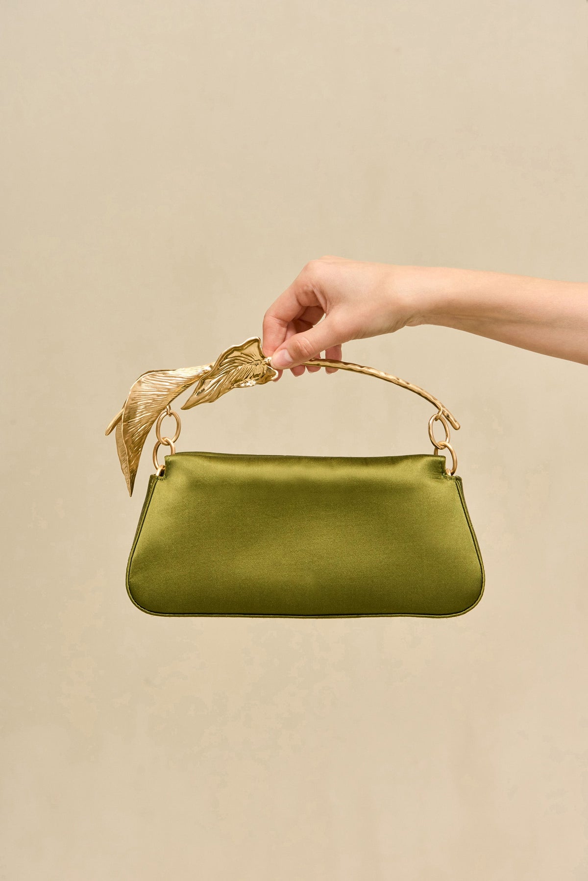 Cult Gaia Calla Bag – Dark Chive – detail 2