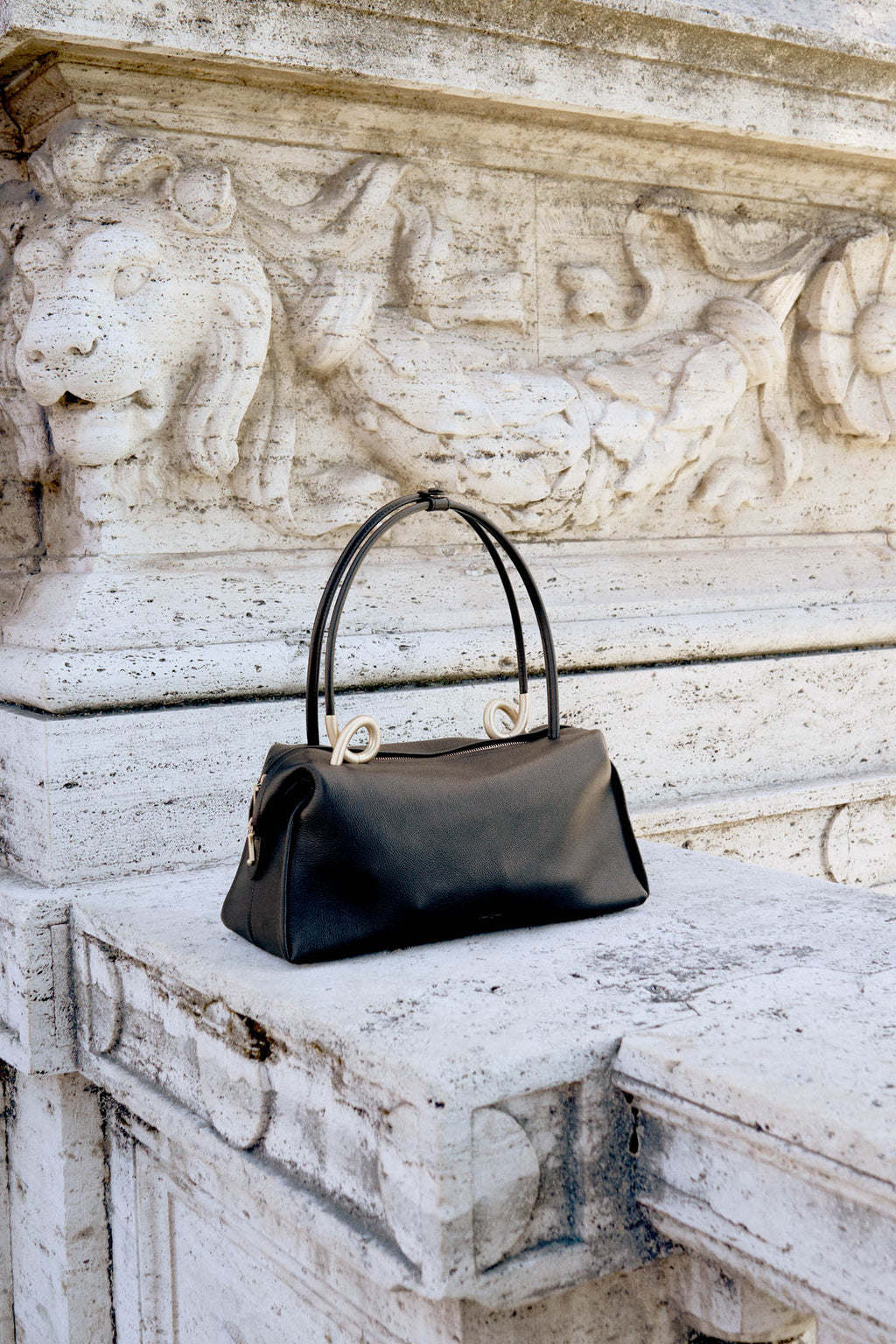 Cult Gaia Azariah Satchel – Black – detail 2