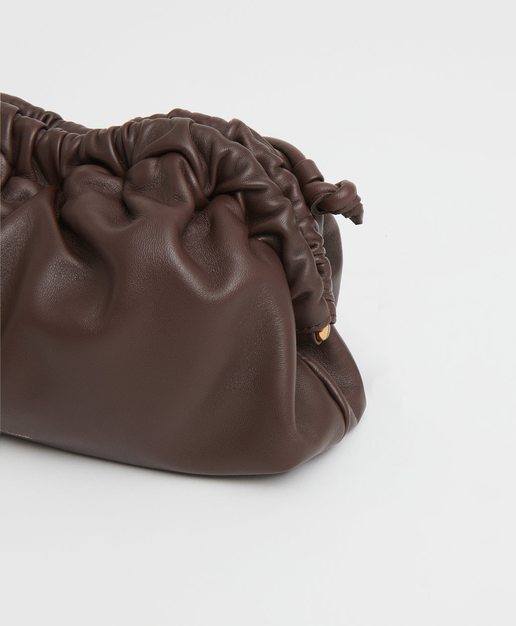 Mansur Gavriel Mini Cloud Clutch – Chocolate – detail 4