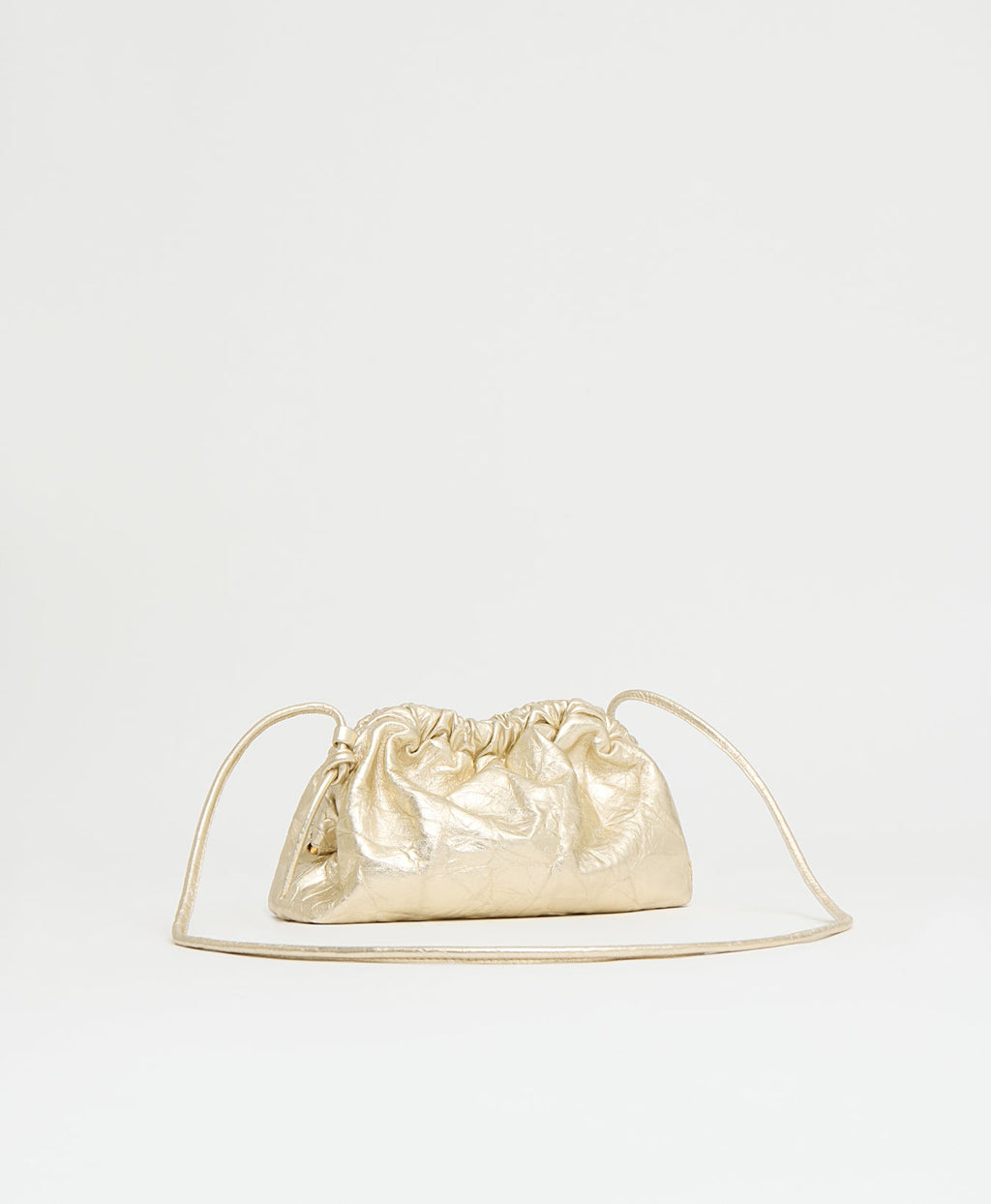 Mansur Gavriel Mini Cloud Clutch – Crinkled Gold – detail 2