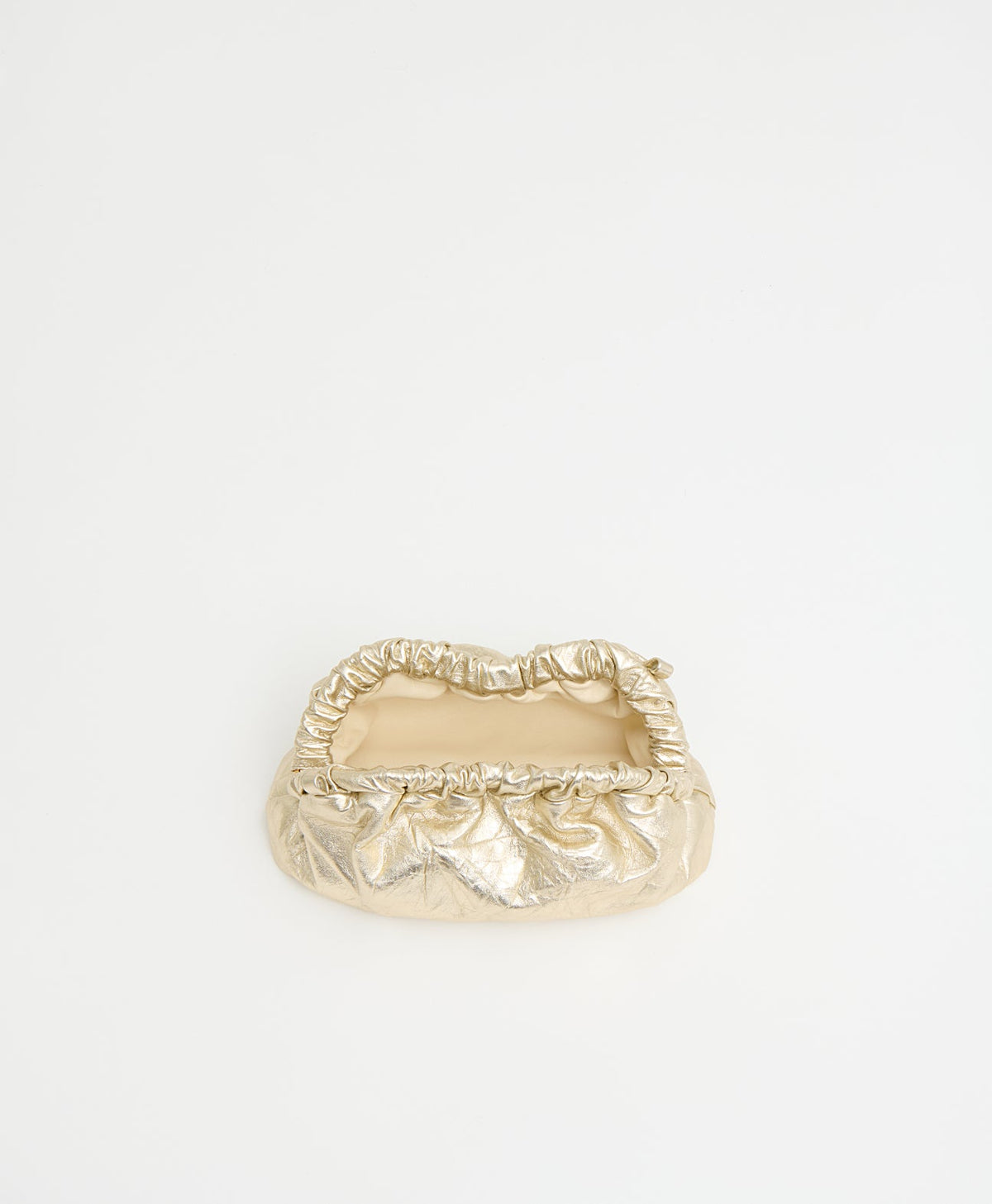 Mansur Gavriel Mini Cloud Clutch – Crinkled Gold – detail 3