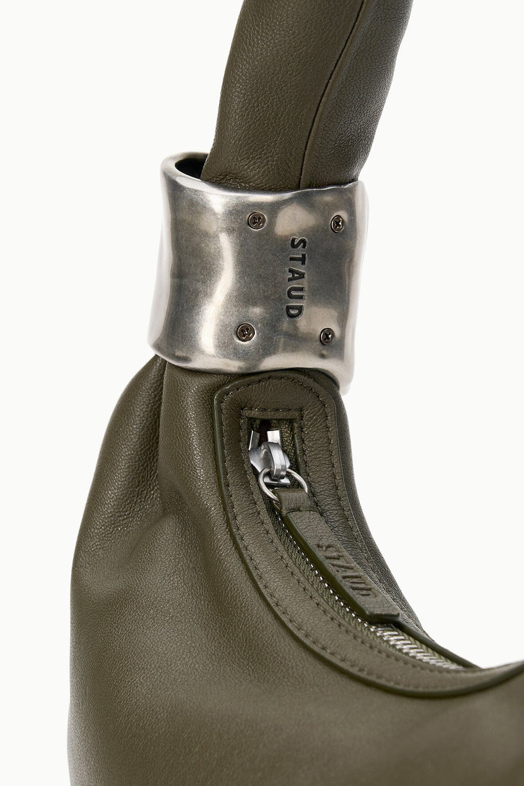 STAUD Noto Cuff Bag – Winter Moss – detail 4
