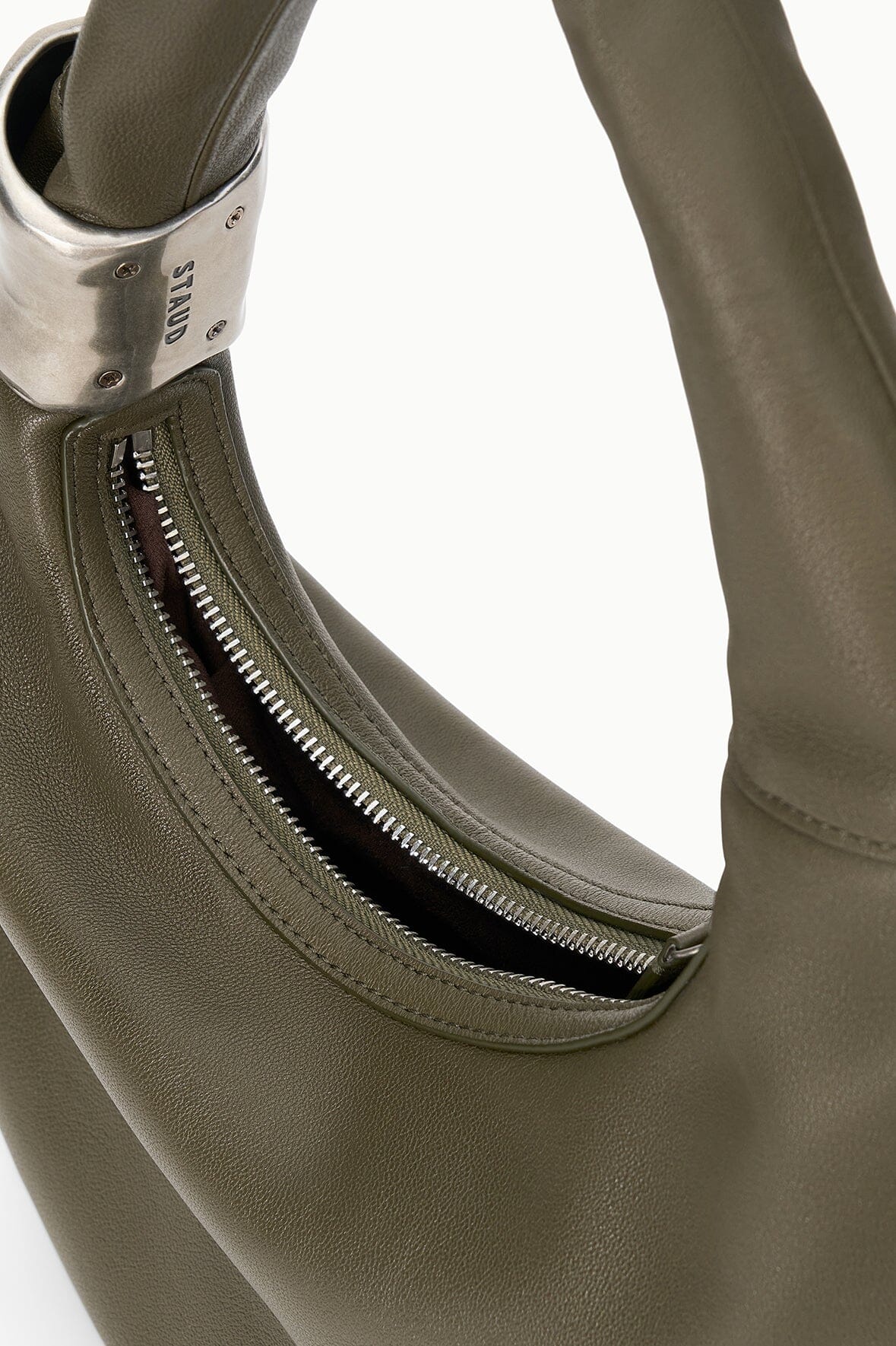 STAUD Noto Cuff Bag – Winter Moss – detail 5