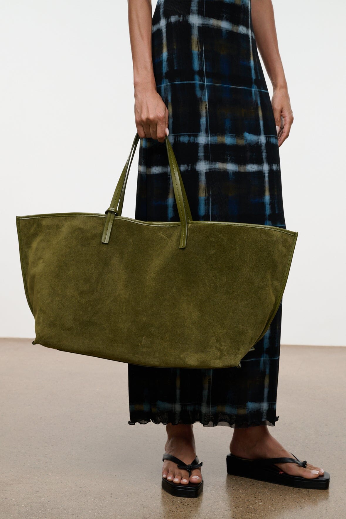 STAUD Christos Large Tote – Martini – detail 4
