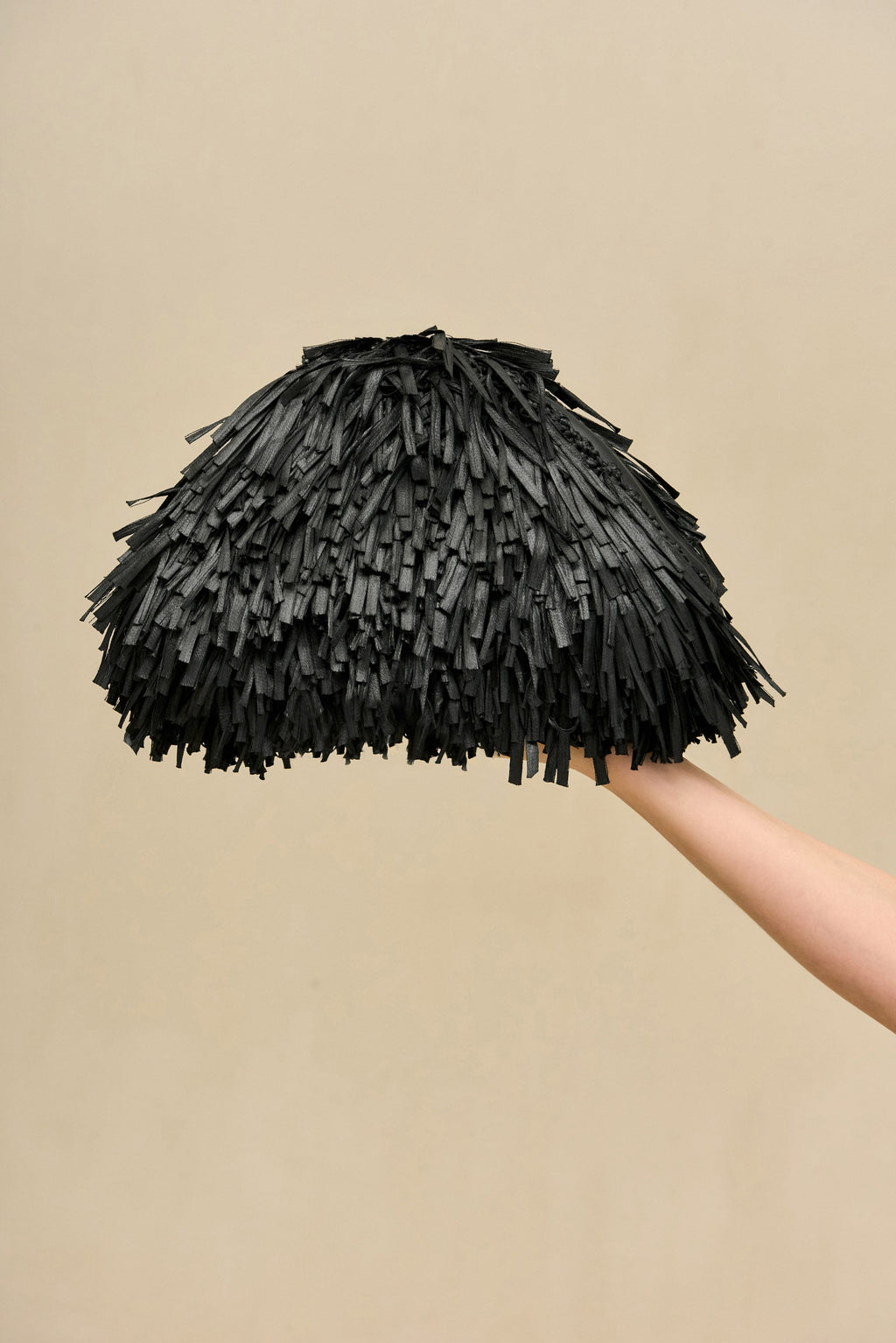Cult Gaia Jaala Mini Clutch – Black – detail 2