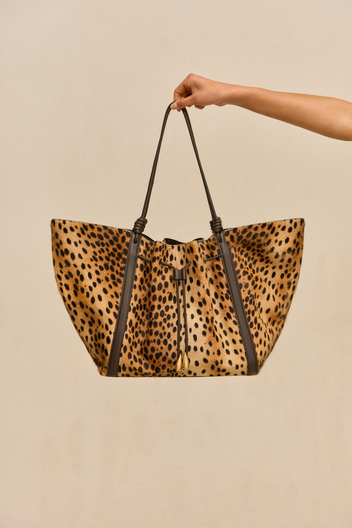 Cult Gaia Shuna Large Tote – Cheetah – detail 2