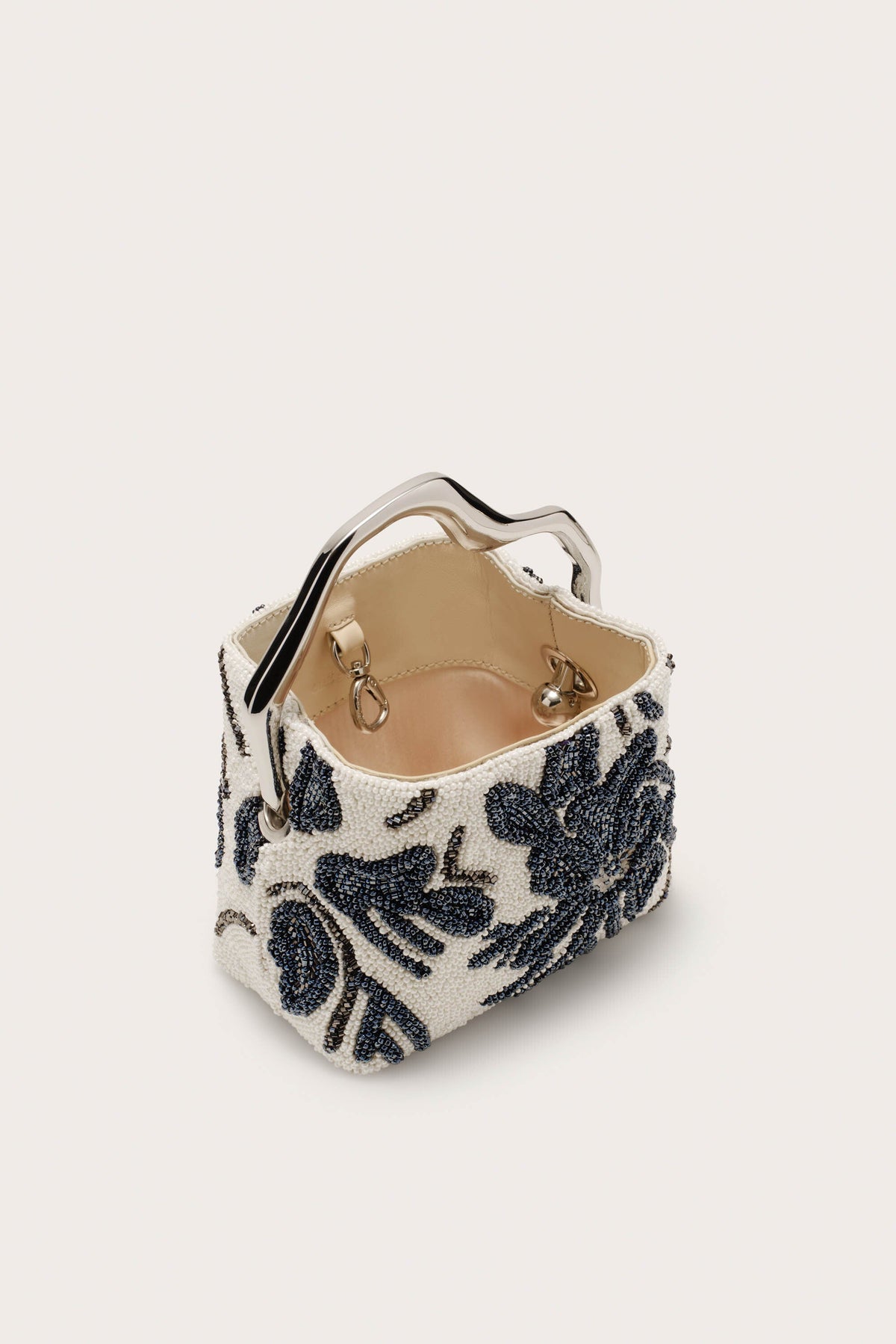 Cult Gaia Solene Mini Bag – Etched Floral – detail 5