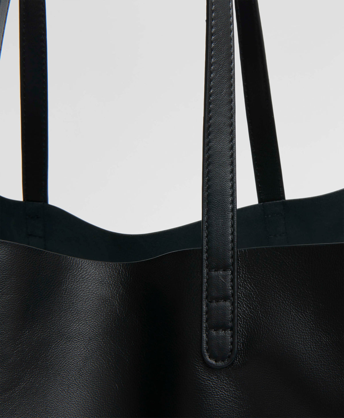 Mansur Gavriel Juno Tote – Black – detail 5