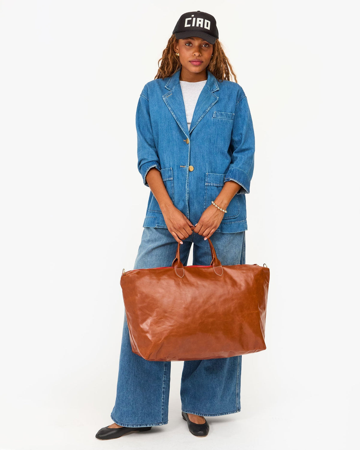 Clare V. Weekender – Camel – detail 2