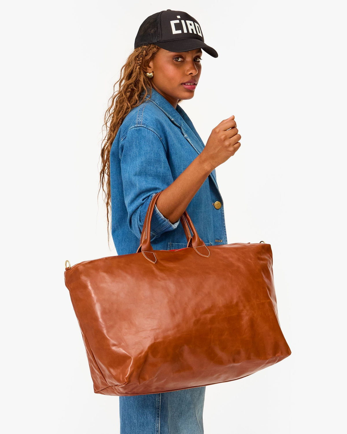 Clare V. Weekender – Camel – detail 4